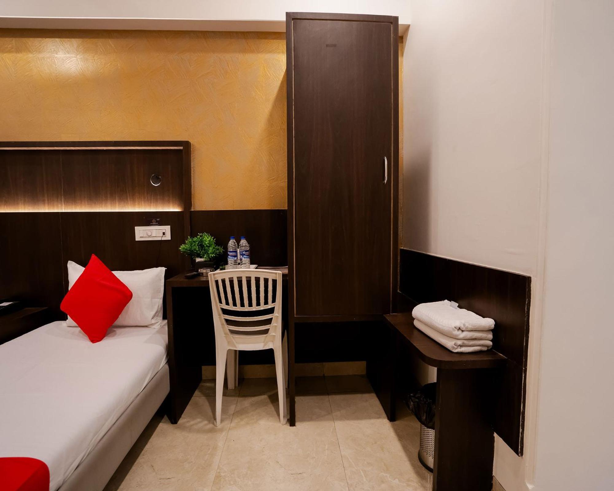 Hotel Grand Seasons- נאווי מומבאי מראה חיצוני תמונה