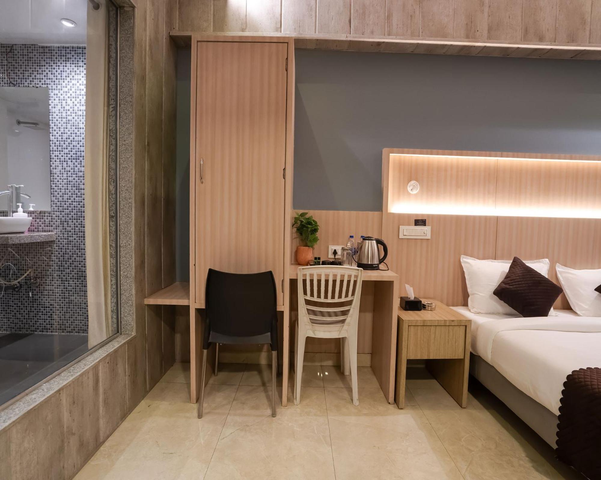 Hotel Grand Seasons- נאווי מומבאי מראה חיצוני תמונה
