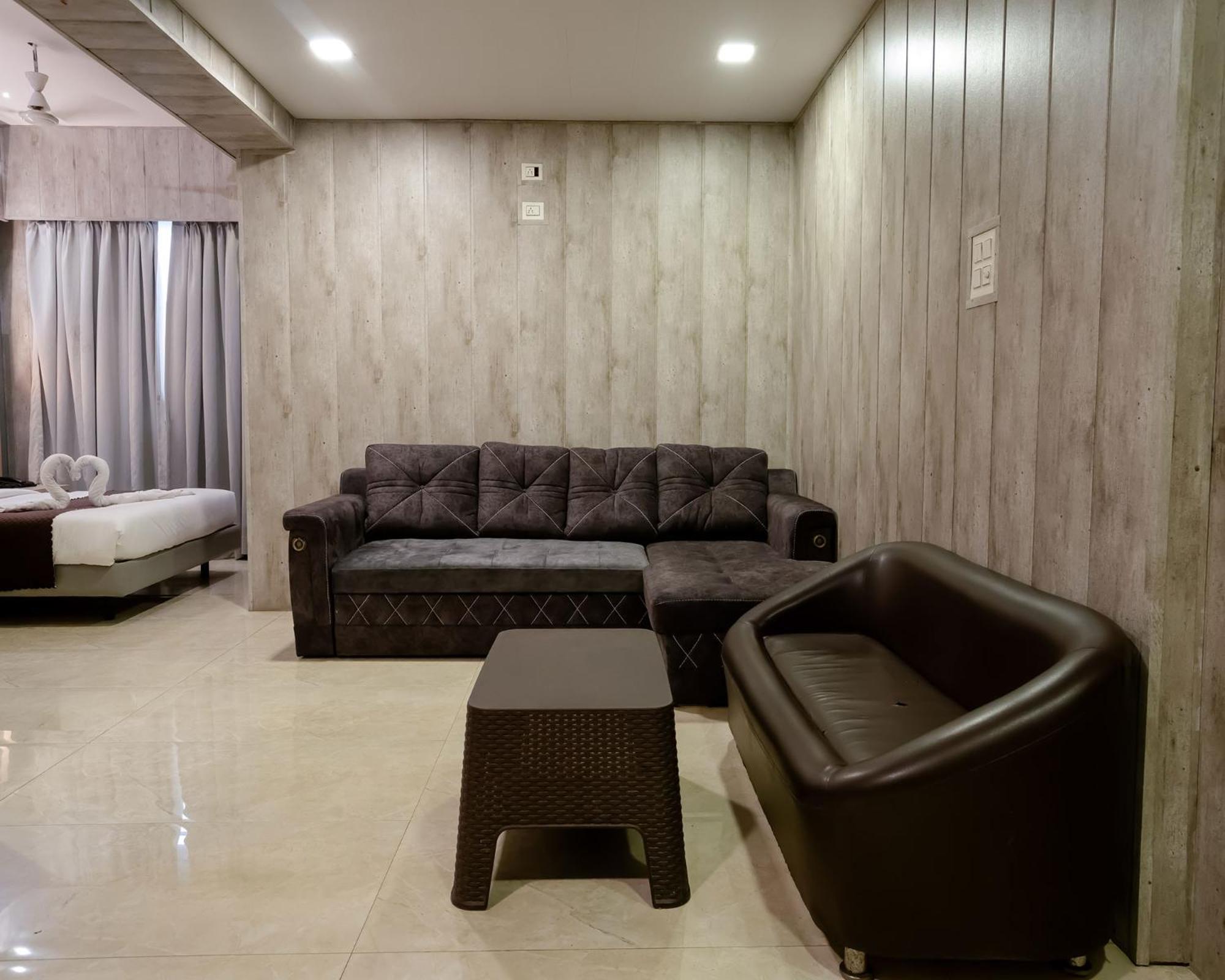 Hotel Grand Seasons- נאווי מומבאי מראה חיצוני תמונה